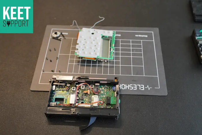 Sony ICF-SW1 uit elkaar gehaald